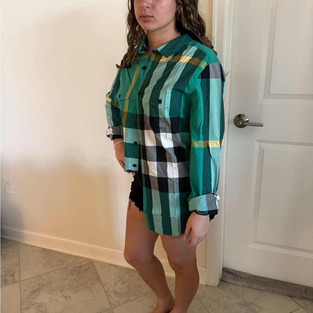 Stylish designer NWT button down Green Plaid Brit nova check NWT
